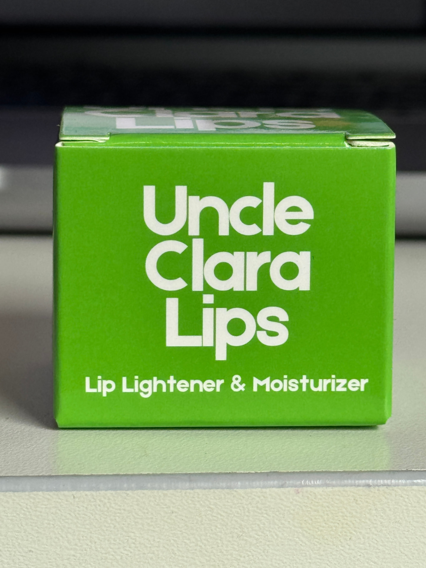 UncleClara Lips Cream carton